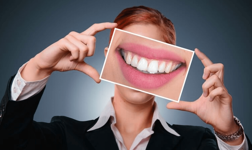 https://eadn-wc02-10104301.nxedge.io/wp-content/uploads/2023/12/Is-Gum-Contouring-Possible-With-Braces-On-Lets-Find-Out.png